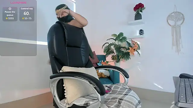Snapshot of May_hadi chatting on June 2026 09:24:01 PM May hadi online show from June 2026 09:24:01 PM