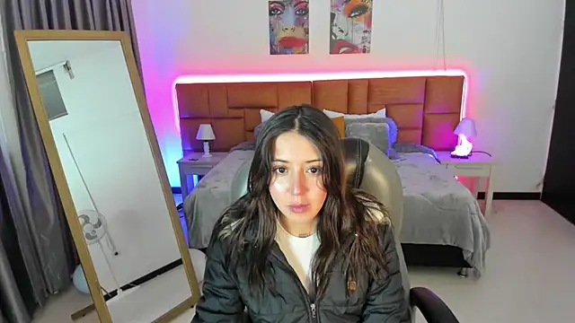 Catti Brie online show from April 2026 11:24:02 AM