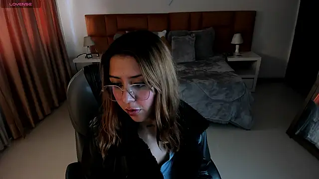 Catti Brie online show from November 2025 11:48:01 AM