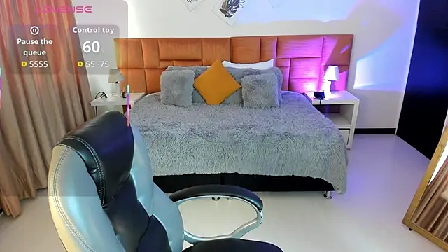 Catti Brie online show from October 2025 11:53:01 AM