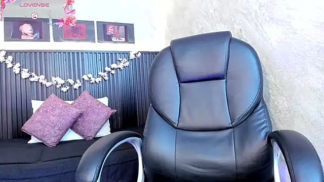 dark  nymph online show from October 2025 11:34:02 AM