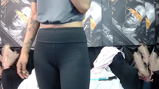 Lilmisbaddyxxx online show from November 2025 05:02:01 PM