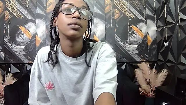 Lilmisbaddyxxx online show from October 2025 05:36:02 PM