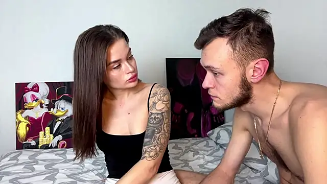 Petal Couple online show from November 2025 03:04:01 PM