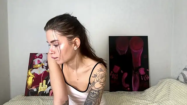 Petal Couple online show from November 2025 09:42:01 AM