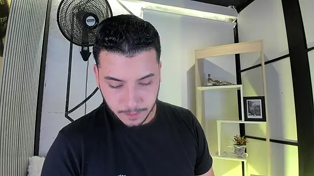 Snapshot of Axel_grey_ chatting on July 2026 05:03:02 AM Axel grey online show from July 2026 05:03:02 AM