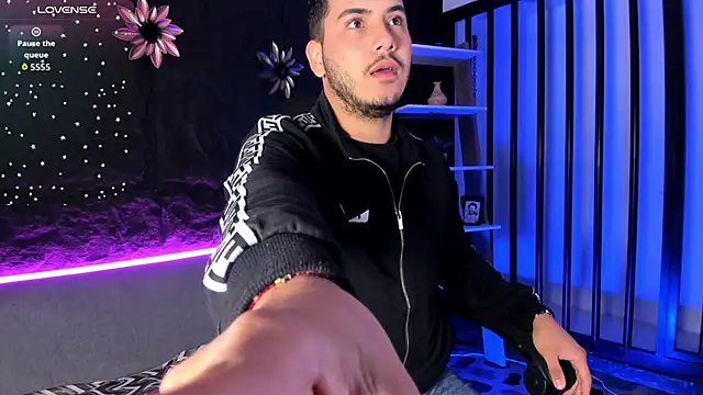 Axel grey  online show from December 2025 12:30:03 PM