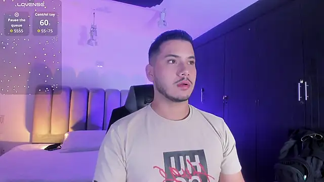 Snapshot of Axel_grey_ chatting on June 2026 04:34:01 AM Axel grey online show from June 2026 04:34:01 AM