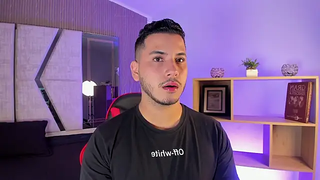 Snapshot of Axel_grey_ chatting on July 2026 12:38:01 PM Axel grey online show from July 2026 12:38:01 PM