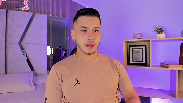 Snapshot of Axel_grey_ chatting on July 2026 12:32:02 PM Axel grey online show from July 2026 12:32:02 PM