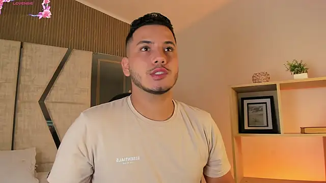 Snapshot of Axel_grey_ chatting on July 2026 01:07:01 PM Axel grey online show from July 2026 01:07:01 PM