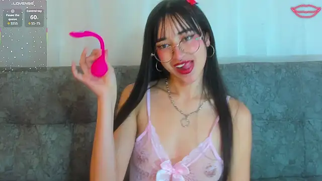 Snapshot of _Amatista_Fire chatting on November 2025 01:26:02 PM Amatista Fire online show from November 2025 01:26:02 PM