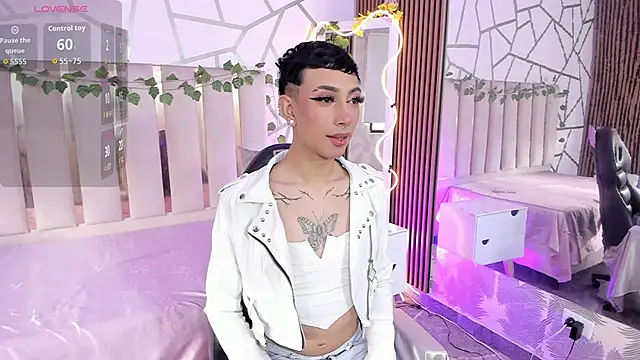 CYRUS TAY online show from June 2026 07:52:02 PM
