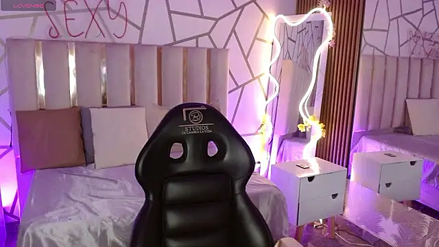 CYRUS TAY online show from March 2026 12:49:02 PM