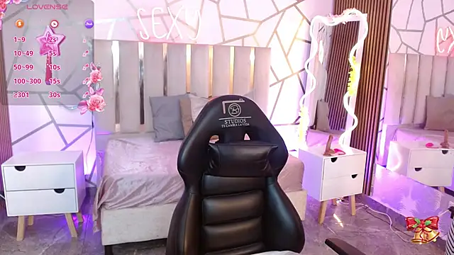 CYRUS TAY online show from December 2025 01:57:01 PM