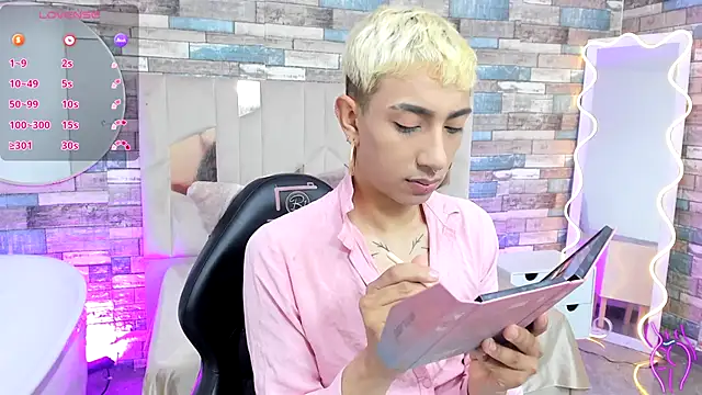 CYRUS TAY online show from May 2026 11:49:02 AM