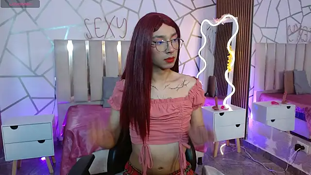 CYRUS TAY online show from December 2025 01:43:02 PM