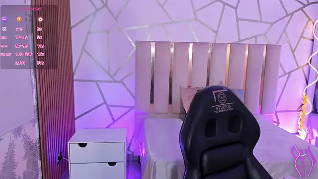 CYRUS TAY online show from April 2026 12:07:02 PM