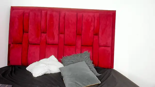 Snapshot of LilithVibe_ chatting on October 2025 03:05:01 AM LilithVibe online show from October 2025 03:05:01 AM