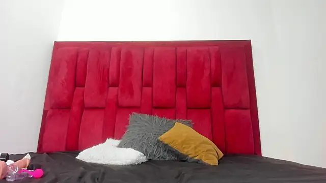 Snapshot of LilithVibe_ chatting on October 2025 04:11:01 AM LilithVibe online show from October 2025 04:11:01 AM