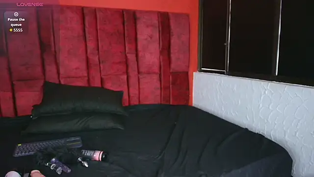 LilithVibe  online show from February 2026 06:37:02 PM