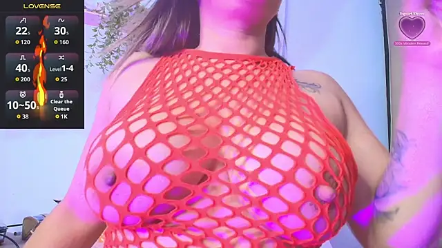 Snapshot of LindaaEvanss chatting on September 2025 09:43:02 PM LindaaEvanss online show from September 2025 09:43:02 PM