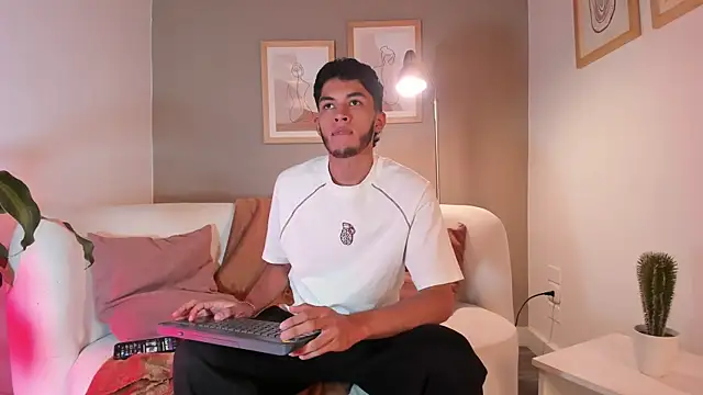Tylerffoxx online show from May 2026 09:29:02 PM