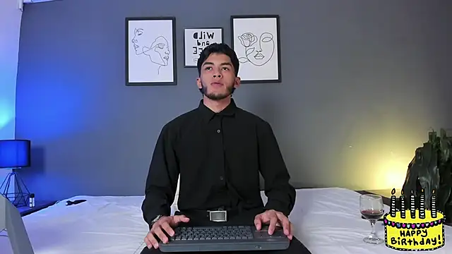 Tylerffoxx online show from April 2026 08:59:01 PM