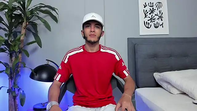 Tylerffoxx online show from May 2026 09:33:01 PM