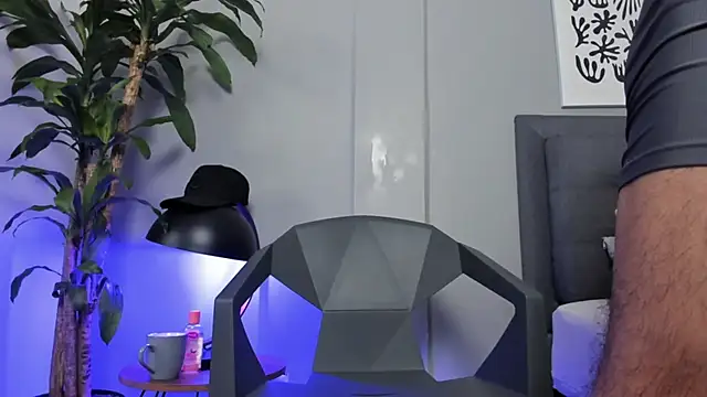 Tylerffoxx online show from May 2026 09:23:02 PM
