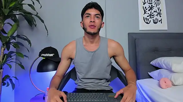 Tylerffoxx online show from May 2026 09:20:02 PM