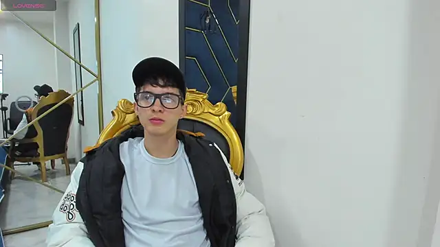 Jheampiiero online show from December 2025 02:37:01 PM