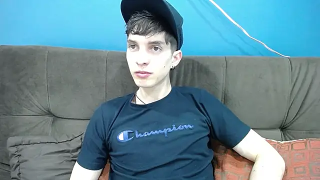 Jheampiiero online show from November 2025 01:43:01 PM