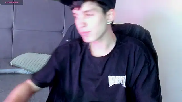 Jheampiiero online show from March 2026 08:27:02 PM