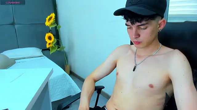 Jheampiiero online show from April 2026 07:28:02 PM