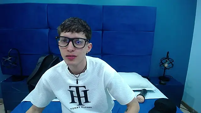 Jheampiiero online show from September 2025 01:44:02 PM
