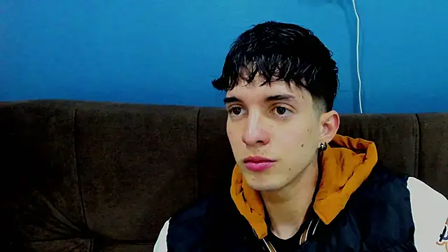 Jheampiiero online show from December 2025 02:10:02 PM