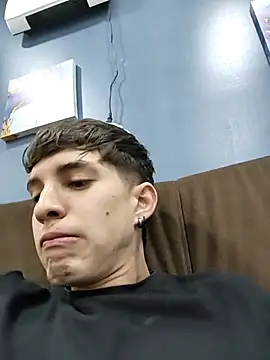 Jheampiiero online show from November 2025 02:31:02 PM