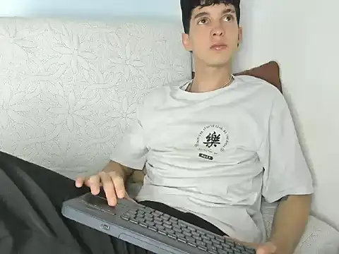 Jheampiiero online show from February 2026 09:04:01 PM