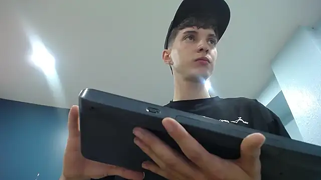 Jheampiiero online show from November 2025 12:38:02 PM