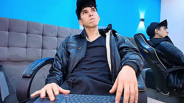 Jheampiiero online show from May 2026 02:03:01 PM