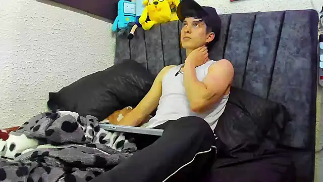 Jheampiiero online show from May 2026 10:53:02 PM