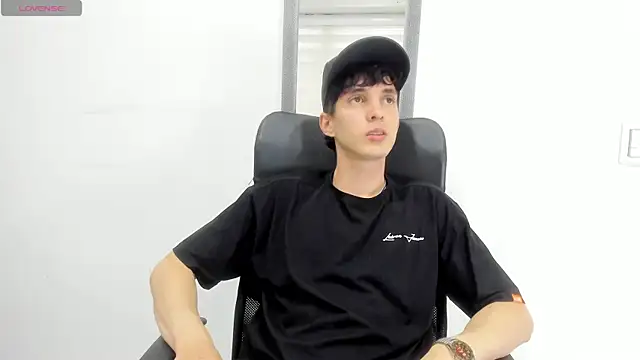 Jheampiiero online show from April 2026 09:12:02 PM