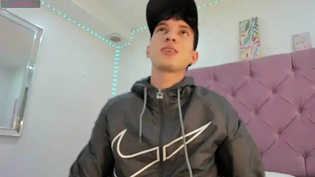 Jheampiiero online show from February 2026 09:03:01 PM