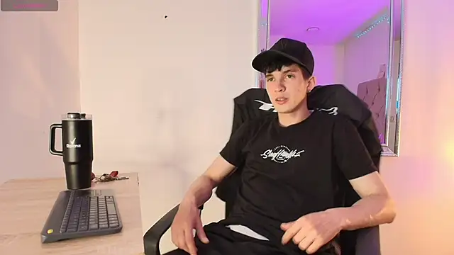 Jheampiiero online show from March 2026 09:00:02 PM