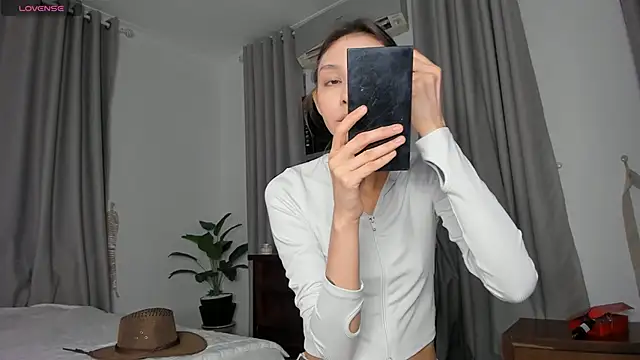 Amy Loveme online show from December 2025 11:06:02 PM