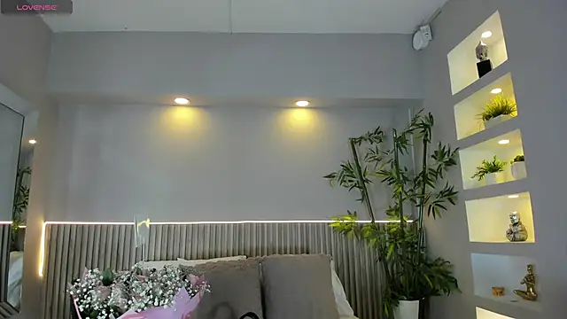 CarolineLee  online show from November 2025 10:46:01 PM