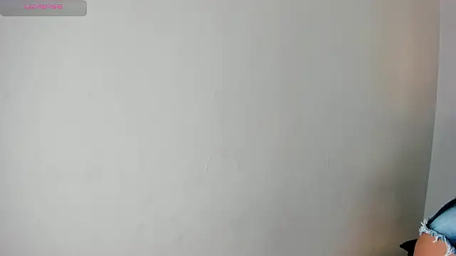 CarolineLee  online show from February 2026 10:44:02 PM