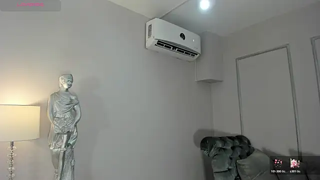 CarolineLee  online show from December 2025 10:37:02 PM