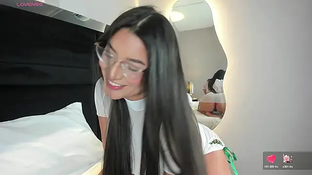 CarolineLee  online show from March 2026 11:19:02 PM